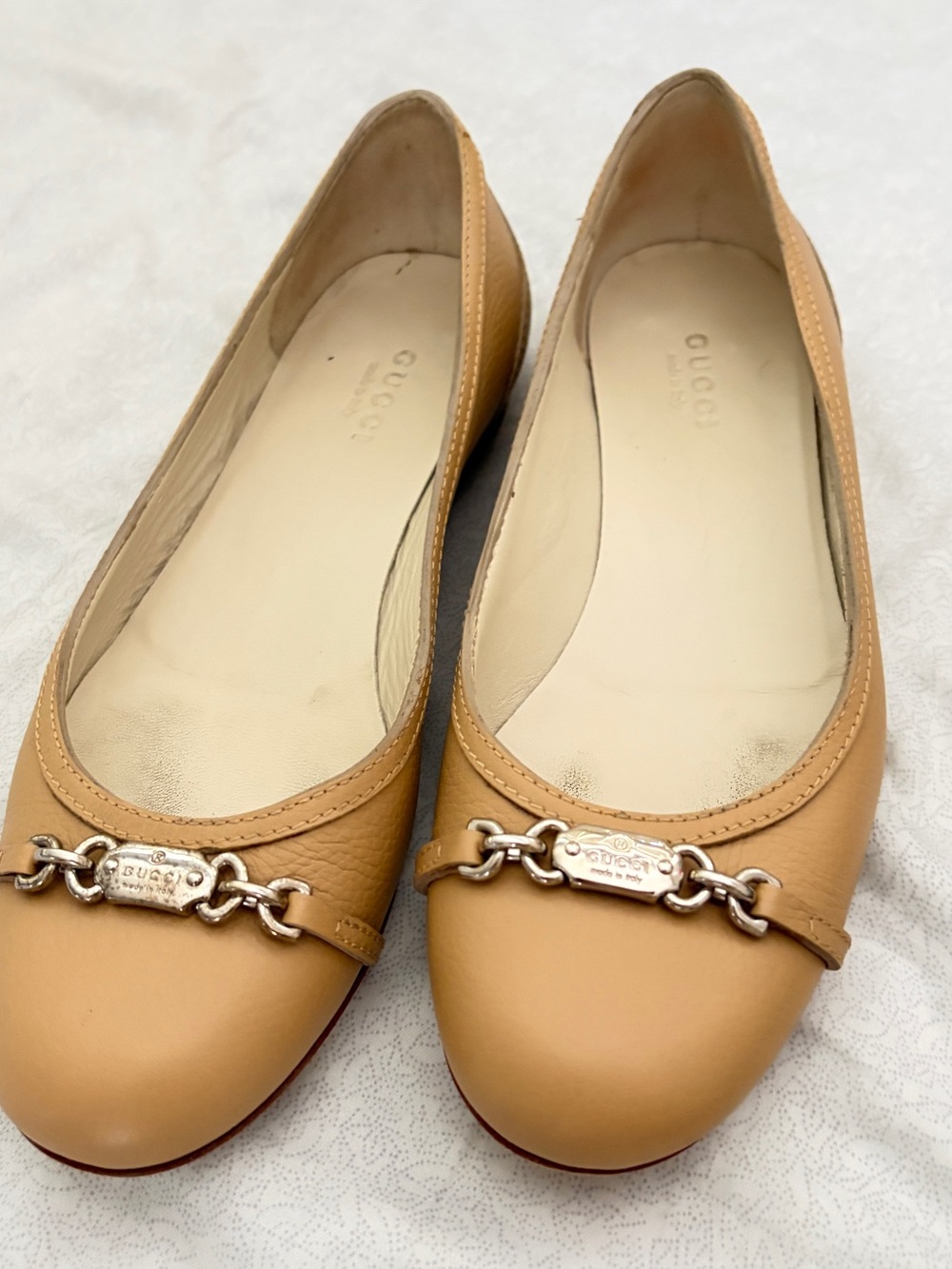 Gucci Beige Leather Chain-Detail Ballet Flats